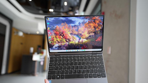 Pequeño, táctil y con Windows completo: el portátil 2 en 1 de CHUWI que cabe en una mano