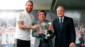 Almeida, en la tertulia del derbi: «Si hace falta firmo en la sede de Podemos que el Atleti sea campeón de Europa»