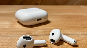 Cancelación activo, sonido ambiente y asistente de voz: los cascos Apple que funcionan hablando