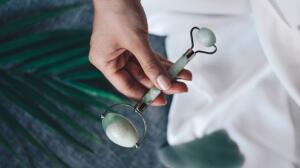 Rodillo de jade: qué es y para qué sirve