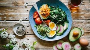 Cinco formas distintas de aderezar tus ensaladas de verano